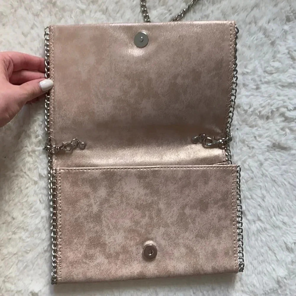 Chelsea28 Metallic Chain Trim Faux Leather Pink Silver Rose Crossbody Bag Clutch - Picture 8 of 16